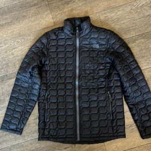 NORTH FACE boys jacket XL black